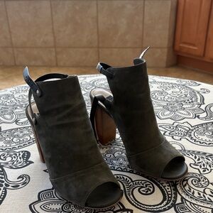 Chic Dark Gray Peep-Toe Heeled Boots